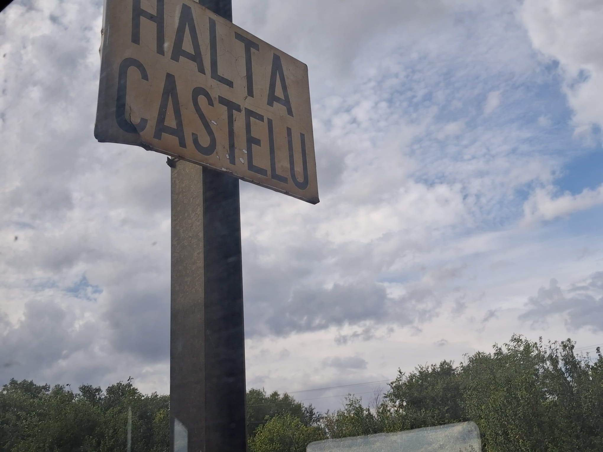 Castelu – de la malarie și tifos la o privire rapidă astăzi, din fuga trenului 